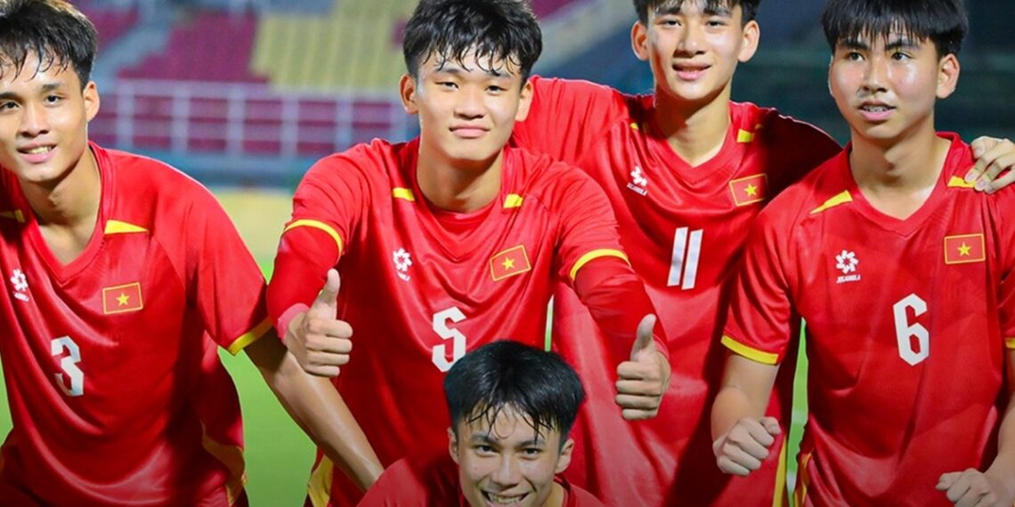 u17 viet nam 2404230417.jpg
