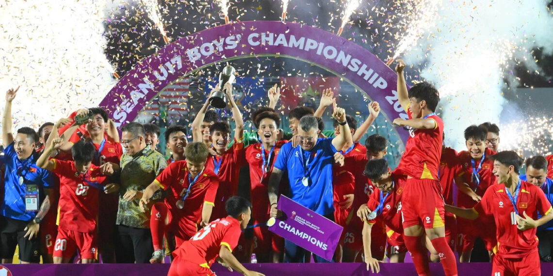 u17 viet nam la vua dong nam a viet trang su moi 498.jpg