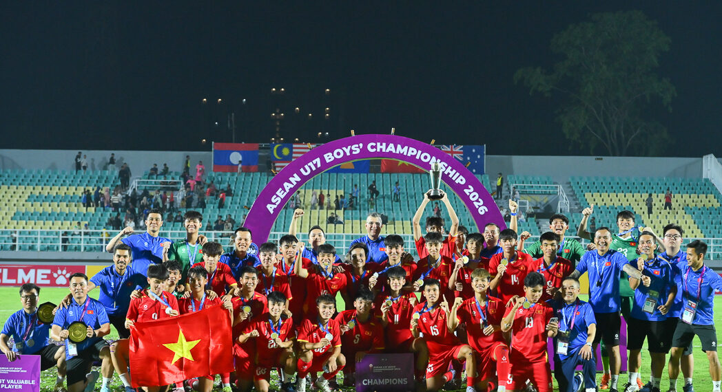 u17vn 2504084442.jpg