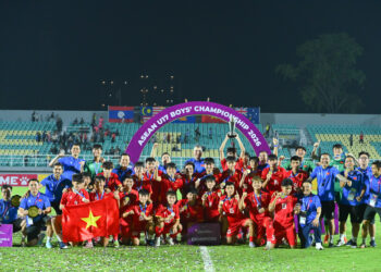 u17vn 2504084442.jpg