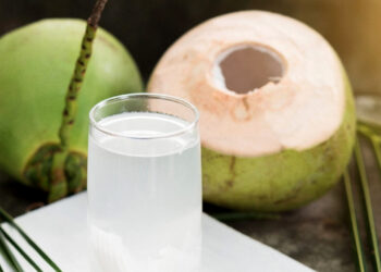 uong nuoc dua vao buoi sang trong 30 ngay co the ban thay doi ra sao 2589.jpg