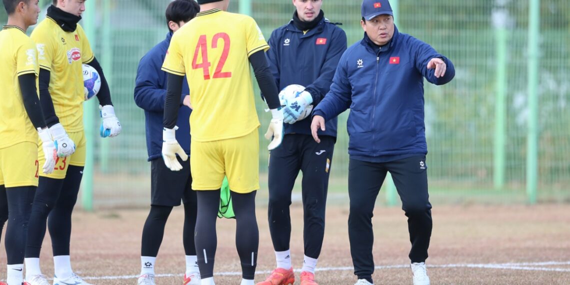 vff chinh thuc gia han hop dong voi hlv han quoc.jpg