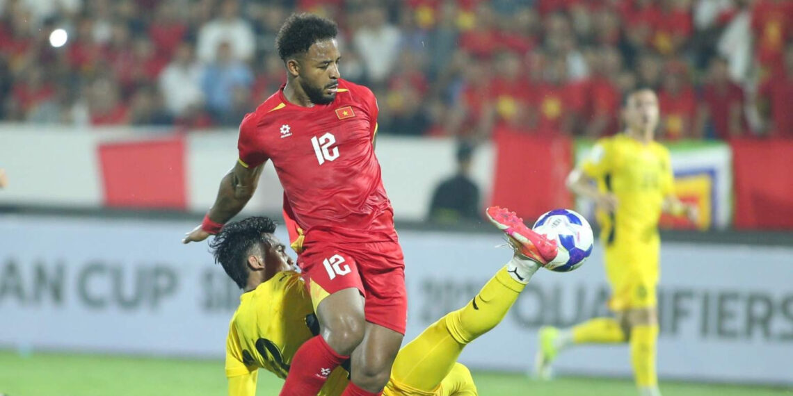 video cap bai trung hoang hen kien tao cho xuan son ghi ban 2792.jpg