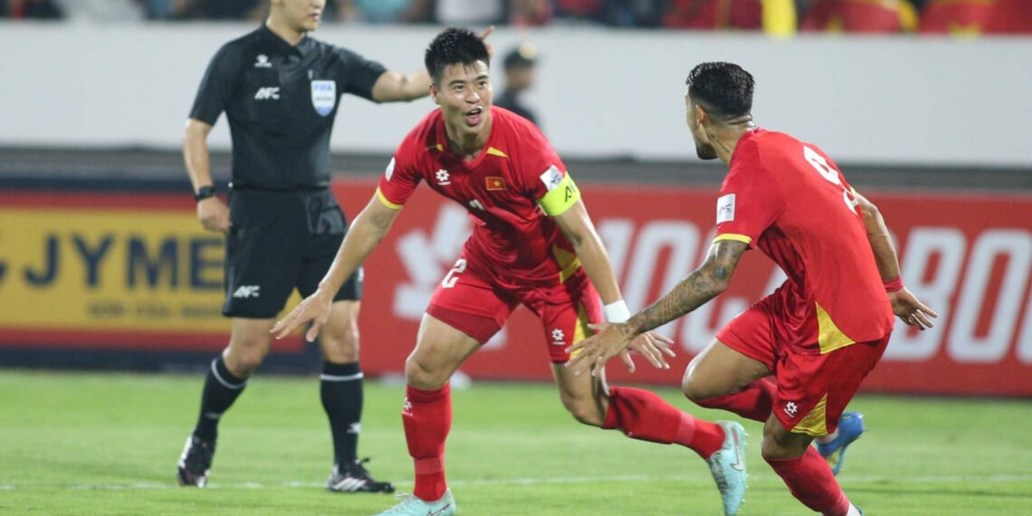 video duy manh danh dau dung manh chay luoi malaysia 2555.jpg