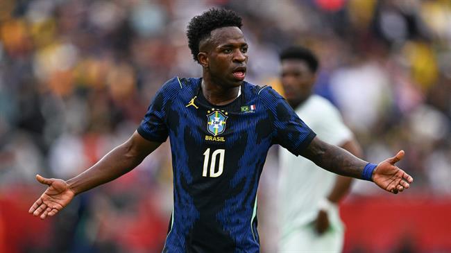 HLV Arbeloa đá xoáy Ancelotti về việc sử dụng Vinicius vinicius junior 3103181103.jpg