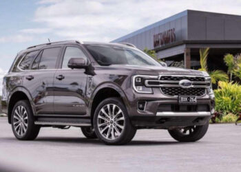 lộ mức tiêu thụ 10L/100 km, dùng động cơ EcoBoost 2.3L? xehay everest may xang 7426 1.jpg