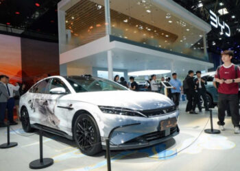 xehay byd trien lam 290426 16.jpg