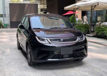 BYD Dolphin 2026 chuyển sang nhập khẩu từ Thái Lan: Liệu có đủ sức làm lung lay vị thế "xe quốc dân" của VinFast VF 5? xehay dolphin thai lan 080426 1.jpg