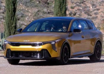 xehay kia k4 hatback 210126 14.jpg