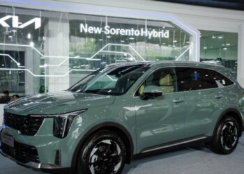 xehay kia sorento hev trung bay 200426 6.jpg