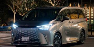 xehay lexus lm 110426 1.jpg