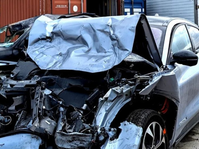 Tài xế Ford Mustang Mach-E gây tai nạn chết người do quá ỷ lại vào chế độ lái xe rảnh tay xehay tai nan ford 060426 1.jpg