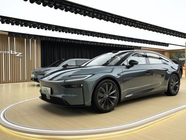 Sedan điện sở hữu công nghệ Huawei, đi được 710 km/sạc xehay toyota bz7 300326 4.jpg