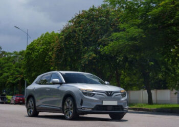 xehay vf conncet 23 230426 3.jpg