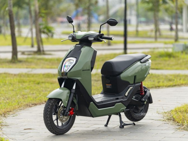 Thay pin mất nửa tiền xe: Hiểu đúng về chu kỳ sạc để "trái tim" xe máy điện bền bỉ tới 10 năm xehay xe may dien 140426 3.jpg