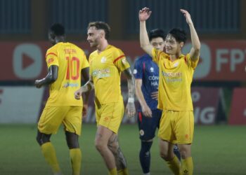 Xuân Bắc: "Một điểm có được trước CAHN rất quý giá" xuan bac 1204204705.jpg