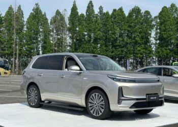 1501777774023 xem truoc geely galaxy m9 anhdaidien.jpg