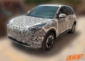 Geely EX2 2027 sẽ được trang bị pin lớn hơn, sạc đầy chạy được tới 400km 2027 geely xingyuan spyshot 1 jpg.18928.jpeg
