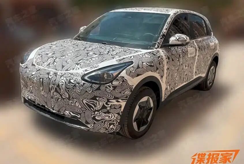 2027 geely xingyuan spyshot 1 jpg.18928.jpeg
