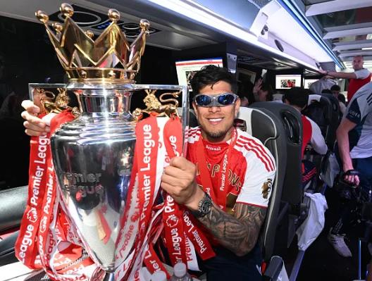 Barca bất ngờ tiếp cận hậu vệ Piero Hincapie của Arsenal 3 2905094016.png