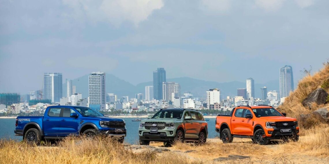 3981778147137 ford ra mat raptor range everest anh dai dien.jpg