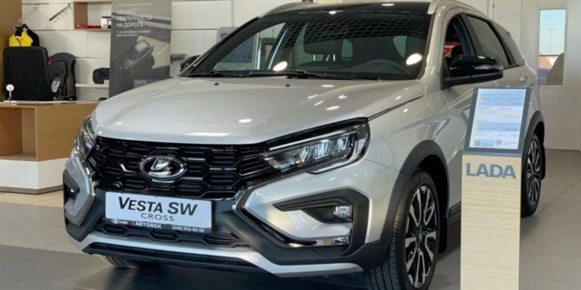 4041778208427 lada vesta sw cross lo gia 549 trieu dong anhdaidien.jpg