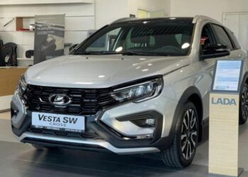 4041778208427 lada vesta sw cross lo gia 549 trieu dong anhdaidien.jpg