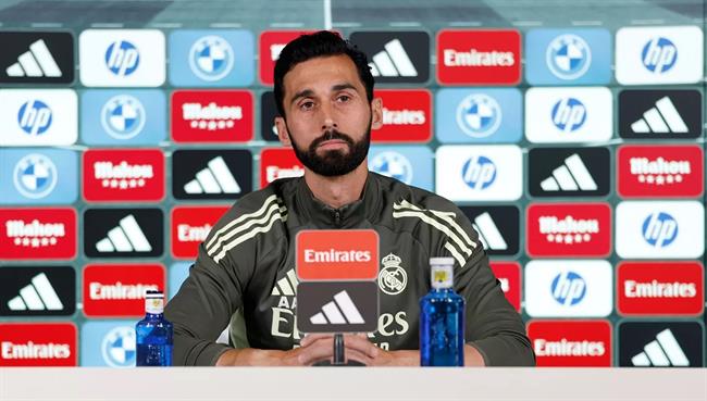 alvaro arbeloa nhan trach nhiem cho su co o real madrid.jpg