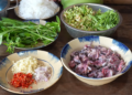 dac san mien trung co ve ngoai ky di duoc khen ngot thom hon thit ga 2386.png
