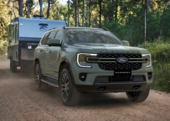 ford everest platinum v6 jpg.18921.jpeg