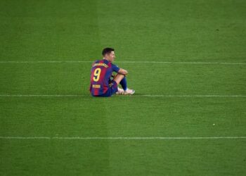hansi flick len tieng ve ke hoach thay the lewandowski.jpg