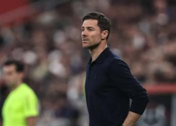 huyen thoai casillas muon real madrid dua xabi alonso tro lai.png
