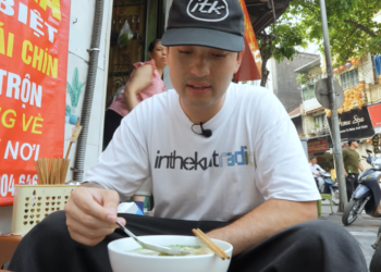 khach my thu 6 mon pho trong 1 ngay o ha noi phat hien dieu bat ngo 1848.png