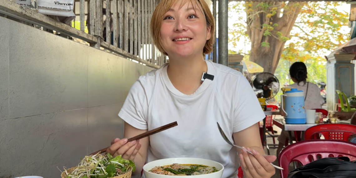 khach nhat vuot xa toi hue vi me mon dac san 30 1331.png