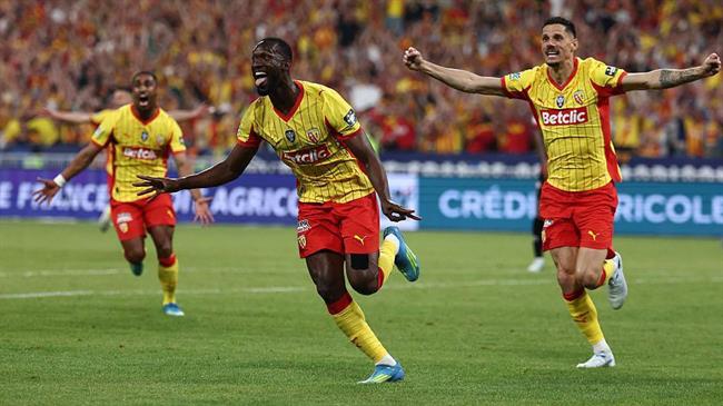 Thauvin tỏa sáng, Lens lần đầu tiên đăng quang Cúp quốc gia Pháp lens 2305132904.jpg
