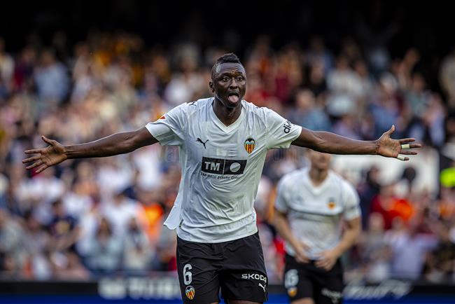 nhan dinh valencia vs atletico 21h15 ngay 25 hon o champions league.jpg