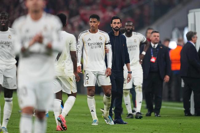 real madrid chim vao hon loan mau thuan noi bo bung phat.jpg