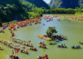 Sản vật 34 tỉnh, thành hội tụ trên dòng Ngô Đồng ở Ninh Bình san vat 34 tinh thanh hoi tu tren dong ngo dong o ninh binh 1696.jpg