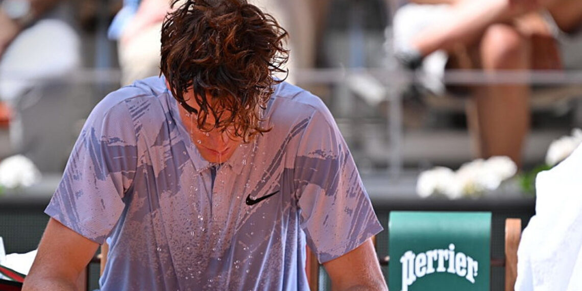 sinner bi loai o roland garros guc nga o lo lua paris 177.jpg