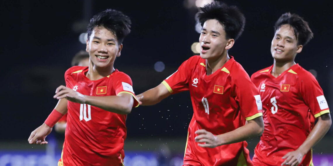 truc tiep bong da u17 viet nam 1 1 u17 uae nguyen luc sut phat go hoa 207.jpg