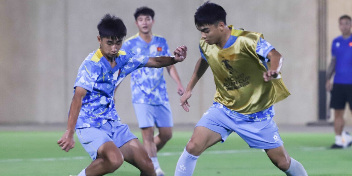 u17 viet nam quyet dau uae hlv cristiano roland lam dieu dac biet 130.jpg