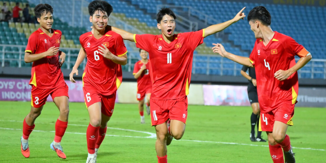 u17 viet nam va tran chung ket tranh ve world cup 2286.jpg