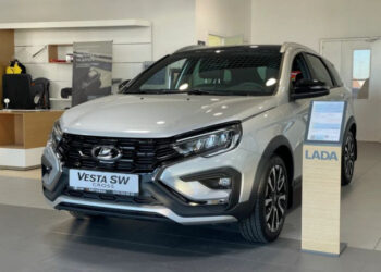 xehay lada sw 070526 6.jpg