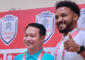 xuan son tuyen bo cung truoc tran nam dinh tai dau selangor 2012.jpg