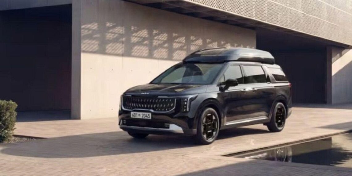 KIA Carnival High Roof ra mắt: Nóc xe nâng cao 270 mm, thêm bản hybrid tiết kiệm nhiên liệu 1161781751742 kia carnival high roof ra mat anhdaidien.jpg