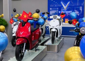 3291781230224 vinfast dong loat khai truong 66 dai ly anhdaidien.jpg