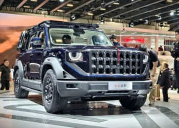 Hongqi chốt tên thương mại cho mẫu SUV địa hình đầu tiên: Xe EREV 4 mô-tơ mạnh gần 1.000 mã lực, chạy xa 1.350 km 4571780975391 hongqi chot ten thuong mai cho mau suv dia hinh dau tien anhdaidien.jpg