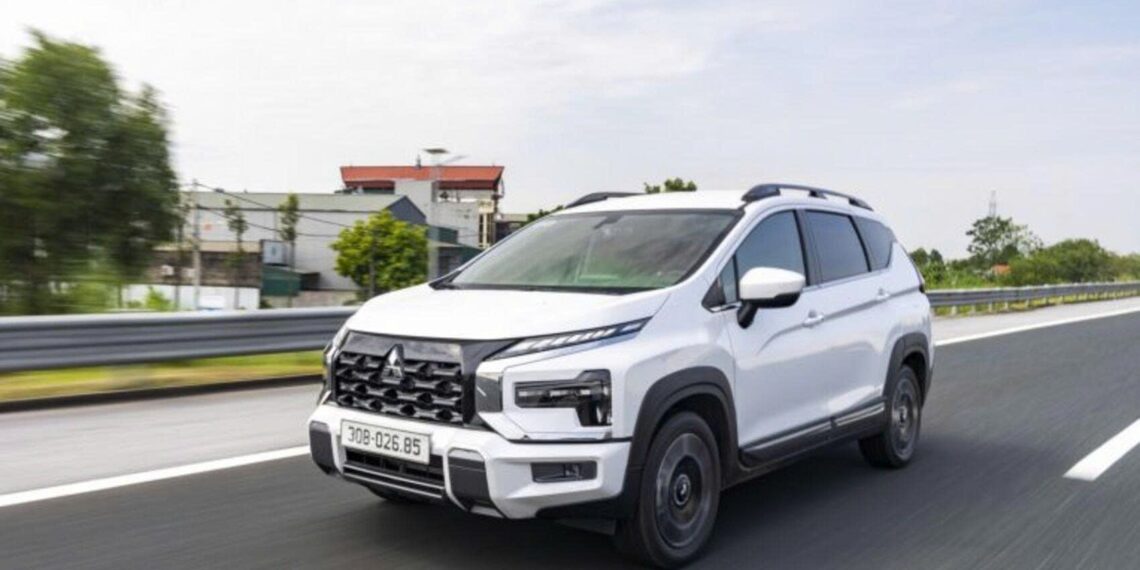 Mitsubishi Xpander lấy lại ngôi vương MPV, bỏ xa Toyota Veloz Cross với gần 440 xe 4581781146197 mitsubishi xpander lay lai ngoi vuong mpv anhdaidien.jpg