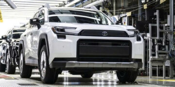 5911782309032 rav4 2026 lien tuc chay hang anhdaidien.jpg