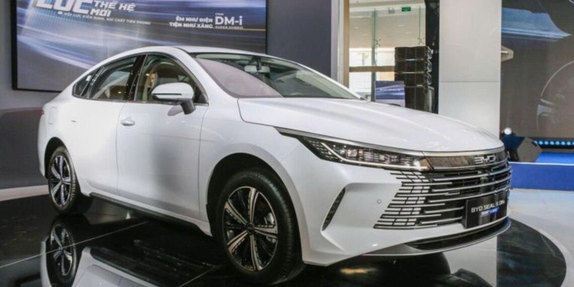 BYD Seal 5 được mạnh tay ưu đãi 70 triệu đồng tạo áp lực lớn lên Mazda3 6611780285146 byd seal 5 duoc manh tay uu dai 70 trieu dong anhdaidien.jpg